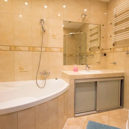 Happyestate Ul Rynek Old Town * فروتسواف